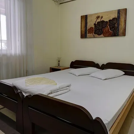 Perla Ldm Bed & Breakfast
