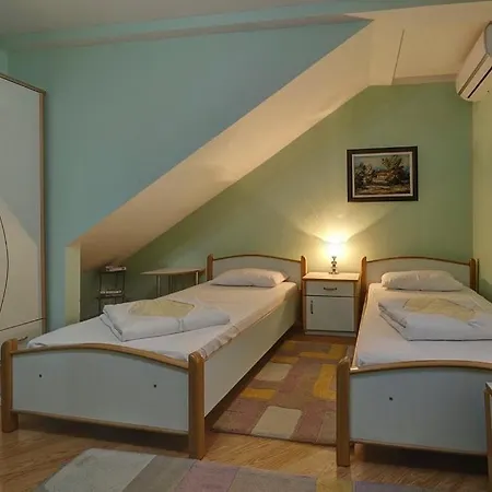 Perla Ldm Bed & Breakfast Leskovac (Jablanica)